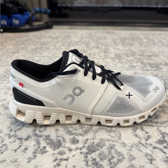 ON Running Women’s Cloud X 3 White and Black Sneakers - Picture 11 of 16